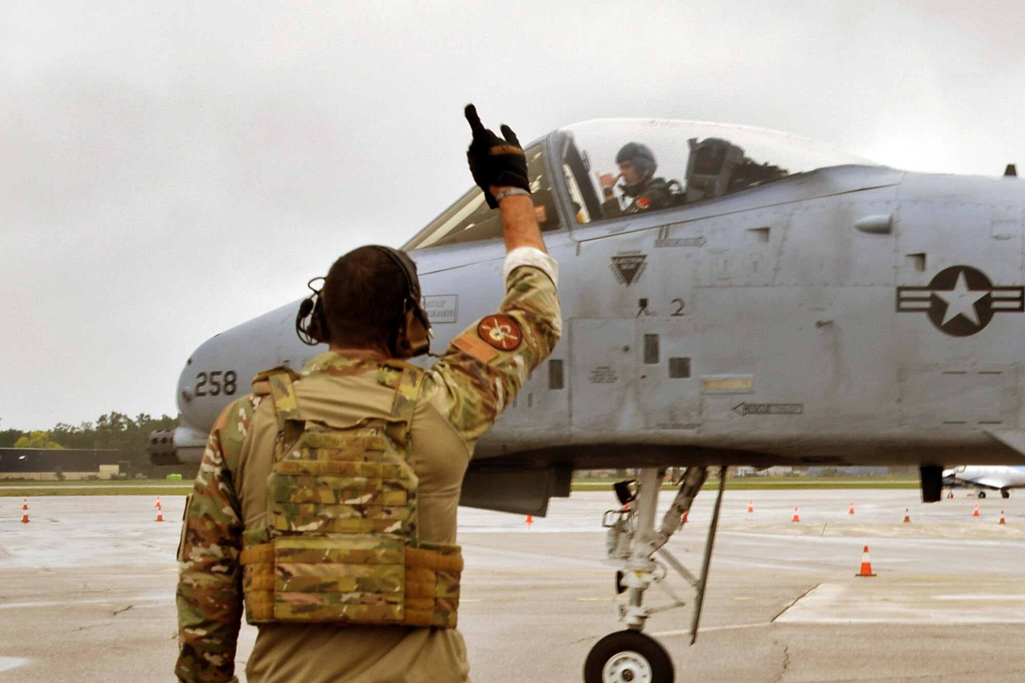 U. S. Air Force Airmen from the 127th Aircraft Maintenance Squadron, Selfridge Air National Guard Base, (SANGB) Mich. perform Agile Combat Employment (ACE) training while loading bombs onto an A-10 Thunderbolt II also from SANGB during an Integrated Combat Turn (ICT) during Northern Agility 22-2/Northern Strike 22, at Cherry Capital Airport in Traverse City, Mich., Aug. 8, 2022.