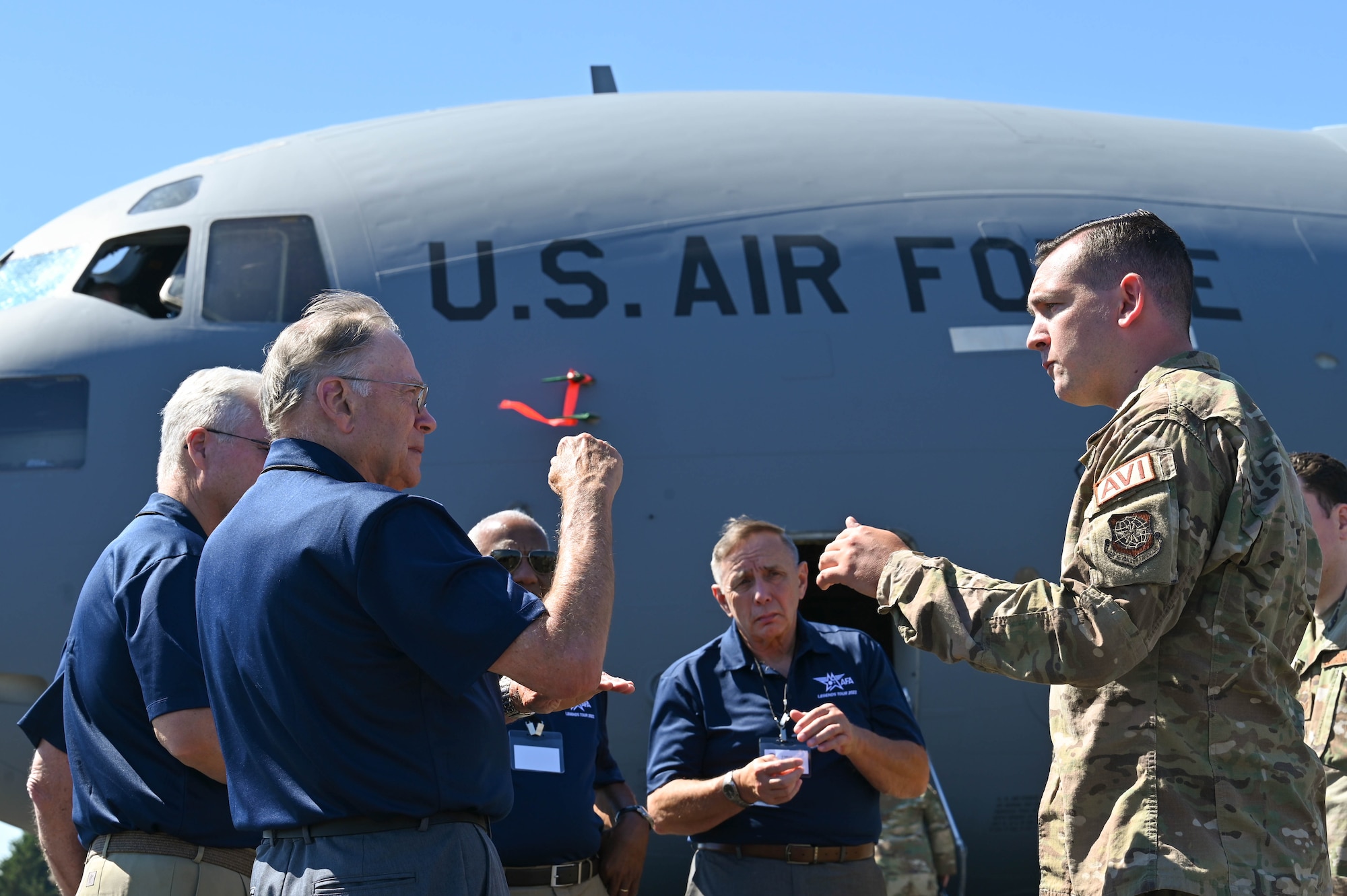 U.S. Air Force retired Senior Leaders Tour the 62d Airlift Wing