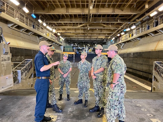 Midshipmen from the University of Hawaii’s newly established Navy Reserve Officer Training Corps (NROTC) participate in training during U.S. Pacific Fleet's (COMPACFLT) first summer paid internship program.