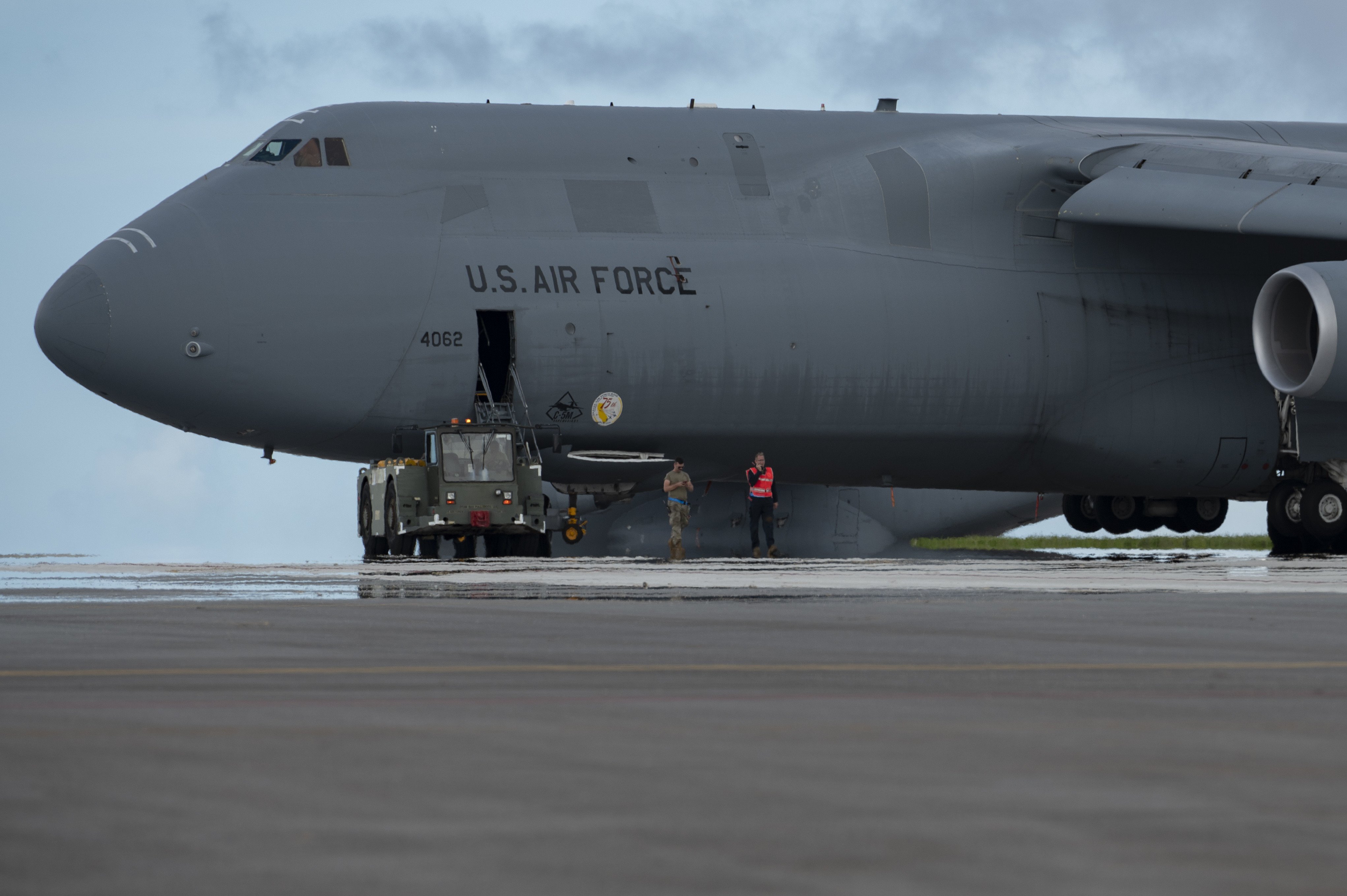 新着 AMOW, 515th 734th Force Air U.S. > training C-5M lead AMS その他