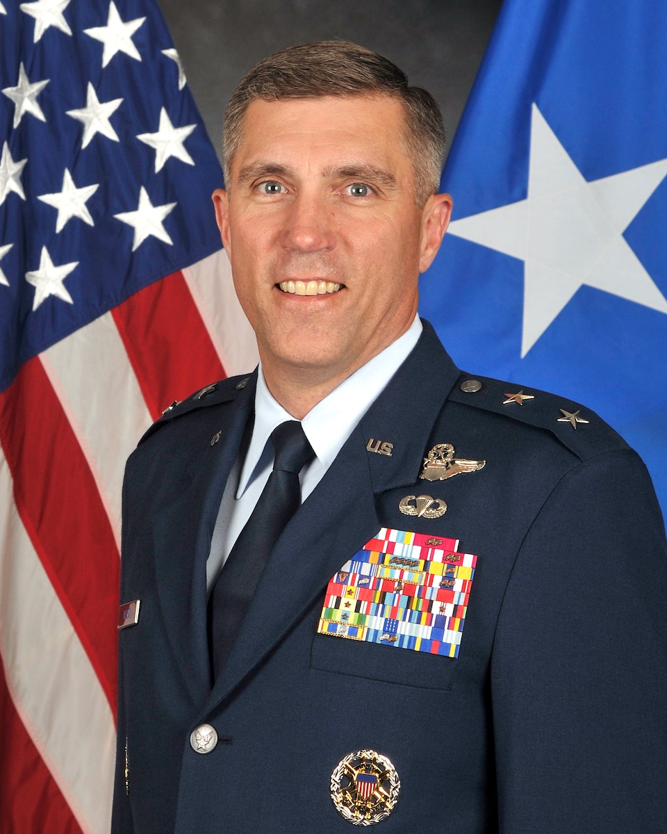 This is the official portrait of Maj. Gen. John M. Klein, Jr.