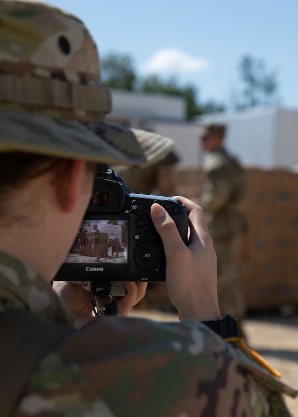 Sibling Soldiers serve side-by-side