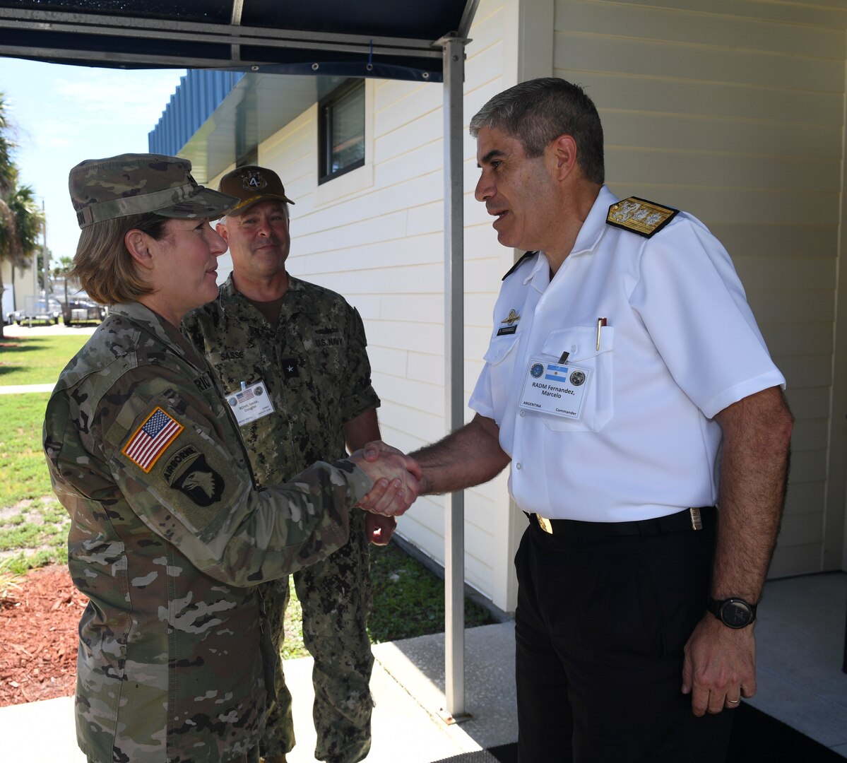 Gen. Laura Richardson meets Argentine Navy Rear Adm. Marcelo Fernandez.