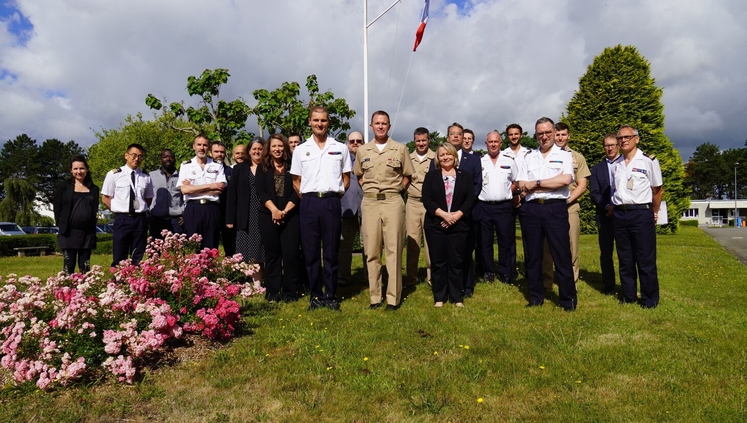 Brest, France —— Rear Adm. Ron Piret, Commander, Naval Meteorology and Oceanography Command, and staff members visited the Naval Hydrographic and Oceanographic Service (SHOM) in France, June 27, 2022. 



US and French officials came together to discuss ways both organizations can cooperate further in the European theater and globally in hydrography and oceanography.