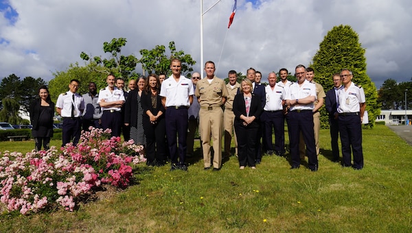 Brest, France —— Rear Adm. Ron Piret, Commander, Naval Meteorology and Oceanography Command, and staff members visited the Naval Hydrographic and Oceanographic Service (SHOM) in France, June 27, 2022. 



US and French officials came together to discuss ways both organizations can cooperate further in the European theater and globally in hydrography and oceanography.