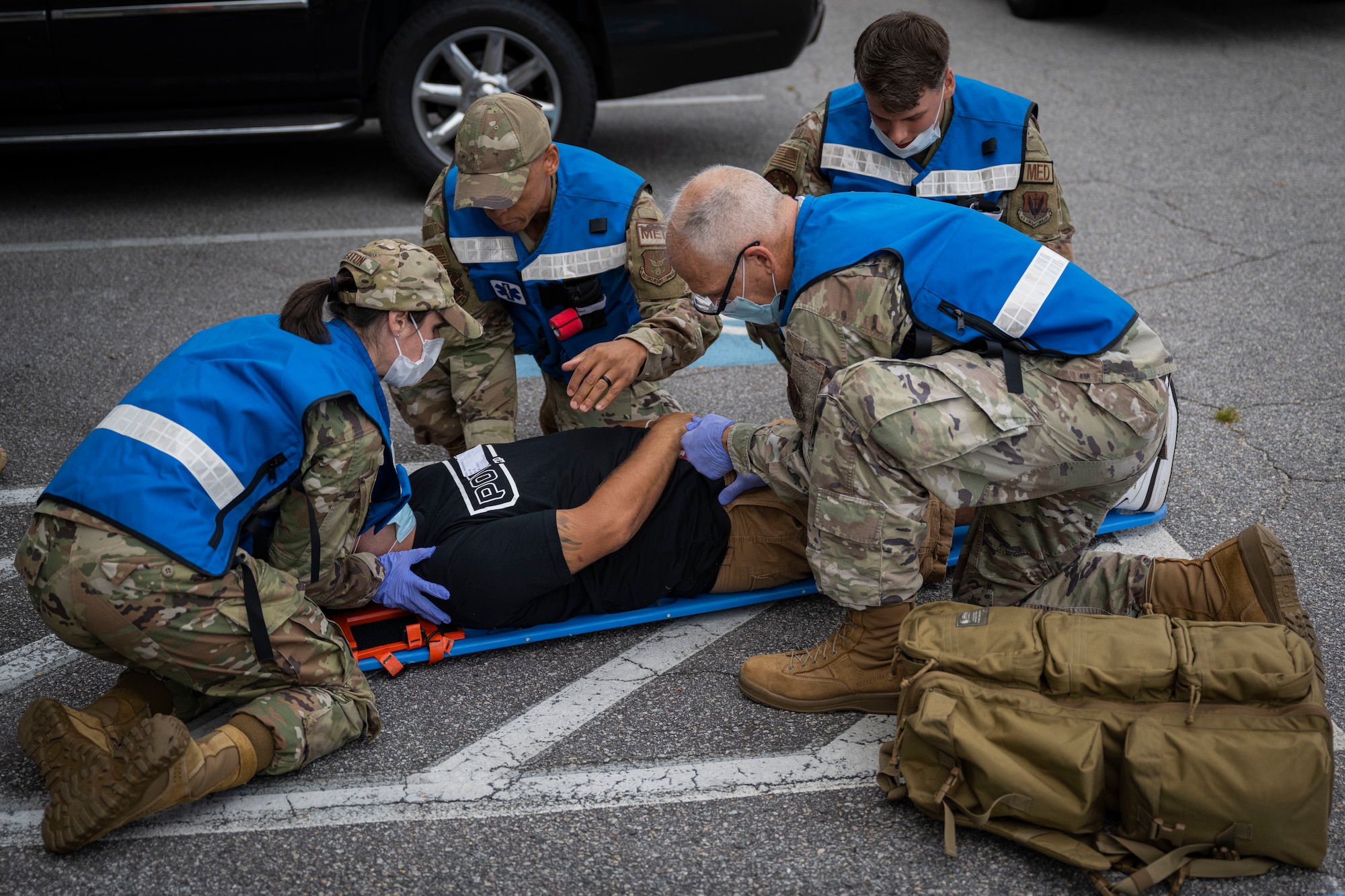 Airmen assigned to the 4th Security Forces Squadron sweep a building during an active shooter exercise at Seymour Johnson Air Force Base, North Carolina, Aug. 19, 2022. Active shooter exercises are required to be conducted at least twice annually to test Airmen’s skills and reaction to these scenarios.
