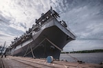 The Wasp-class amphibious assault ship USS Kearsarge (LHD 3) enters port in Klaipėda, Lithuania for a scheduled port visit, Aug. 20, 2022.