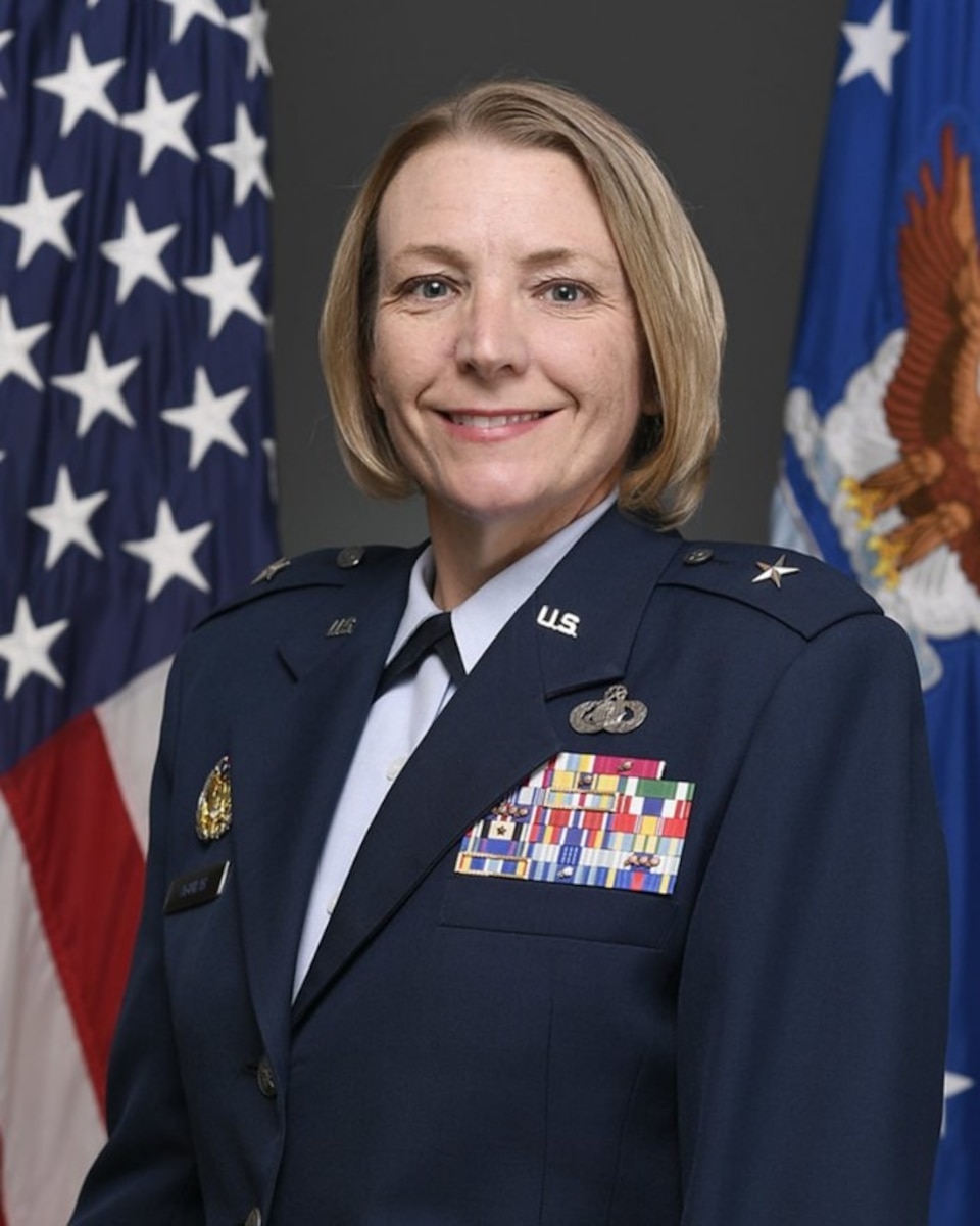 This is the official portrait of Brig. Gen. Kirsten G. Aguilar.