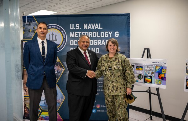 SECNAV visits FNMOC > United States Navy > News Stories