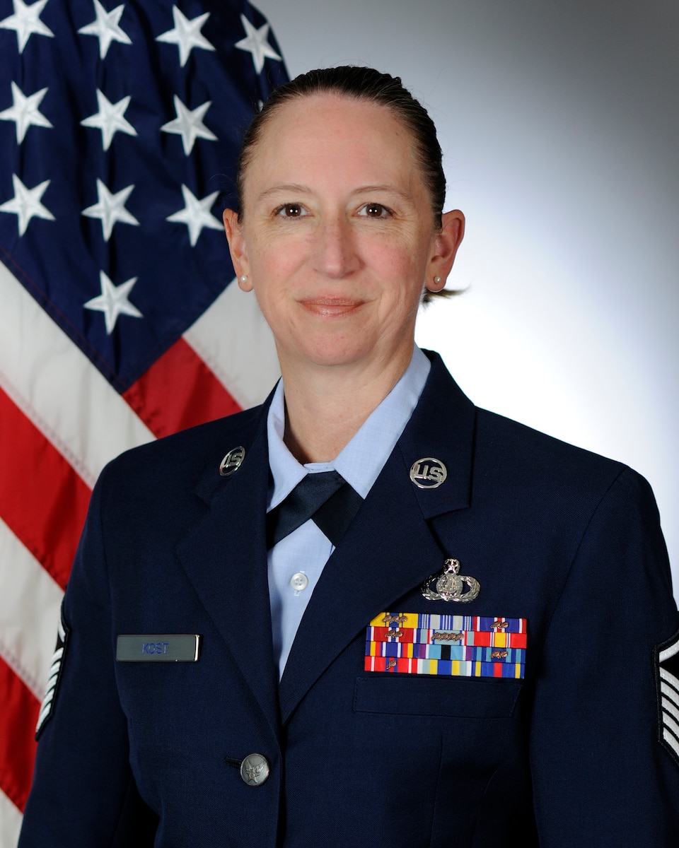 Official Photo of MSgt Jennifer Kost