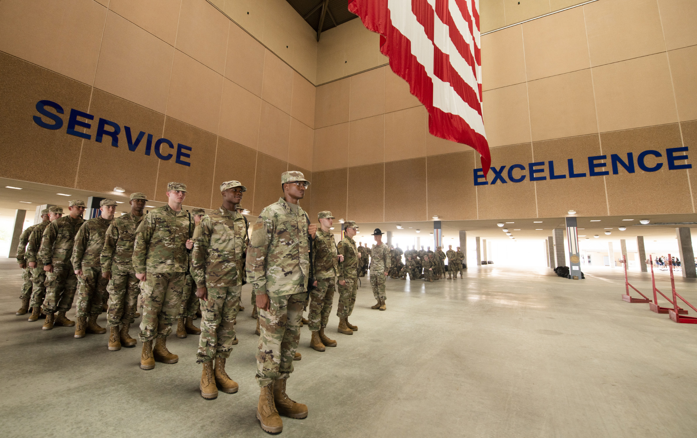 Photos Basic military trainees learn weapons operations > Air