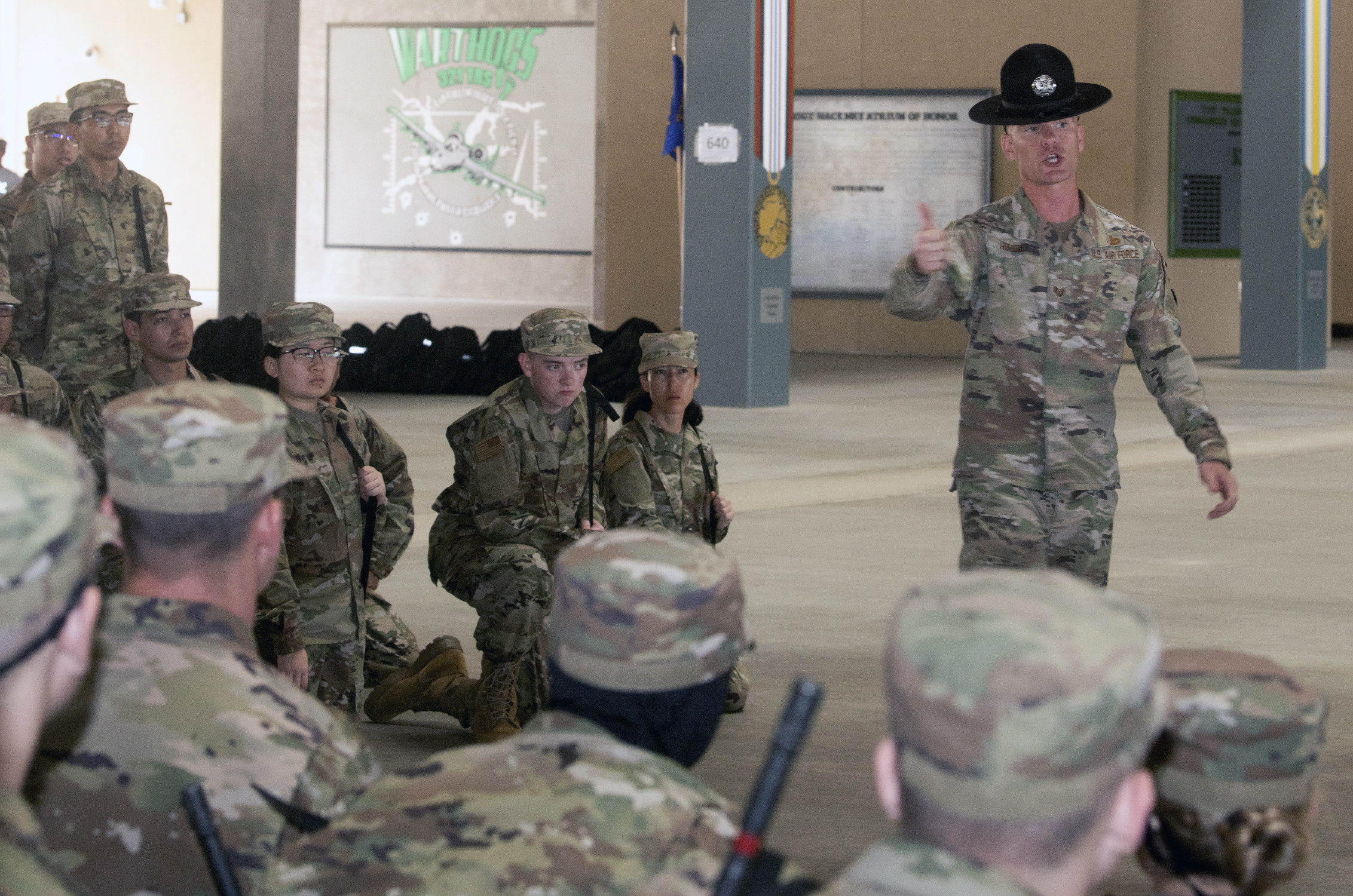 Photos: Basic military trainees learn weapons operations gt Air