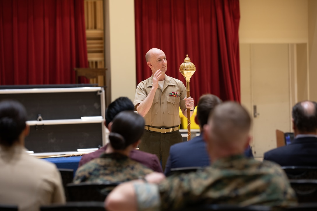 On May 16, 2022, a pair of new maces manufactured by Dalman and Narborough Regimental Mace Company were delivered from Birmingham, England, to the United States Marine Band in Washington, D.C. A small presentation ceremony was held in John Philip Sousa Band Hall at Marine Barracks Washington. Drum Major Master Gunnery Sgt. Duane King, Director Col. Jason K. Fettig and Tommy Dalman each gave remarks, and guests had the chance to examine the maces close up.