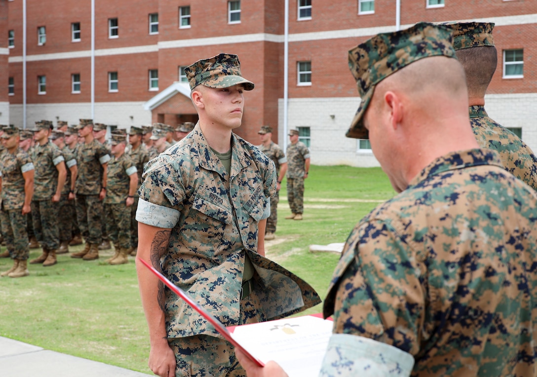 2/8 Marine Awarded for Heroic Actions