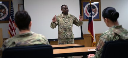 Command Chief of the ANG visits the 149th Fighter Wing