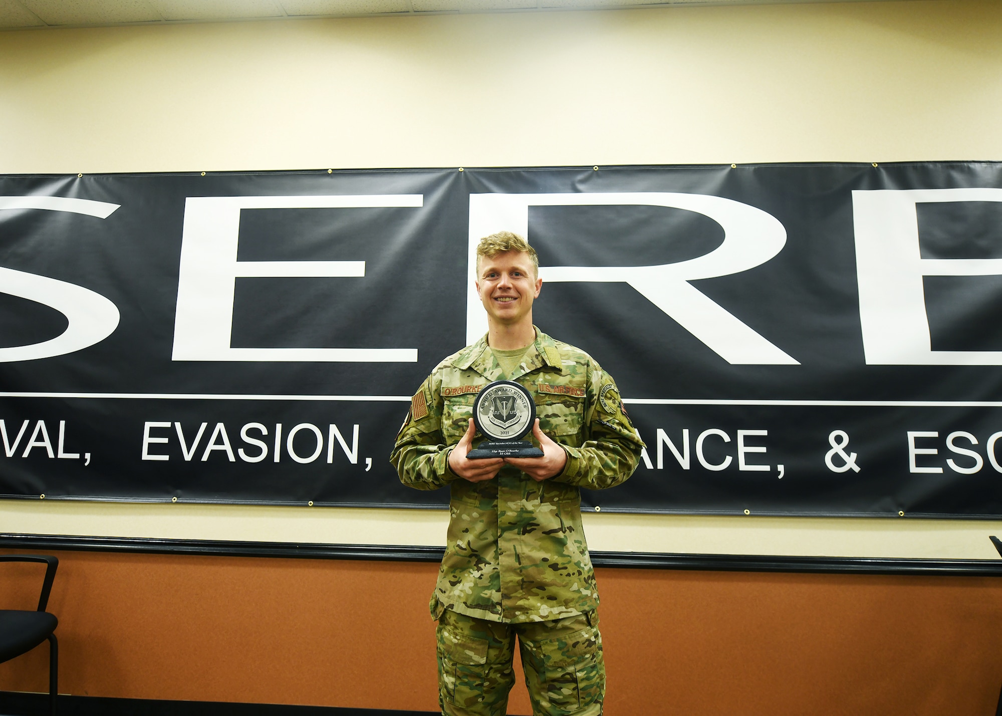 Offutt SERE specialist wins Air Force award > Offutt Air Force Base > News