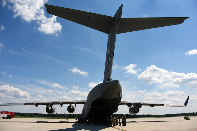 A picture of the rear end of the C-17.