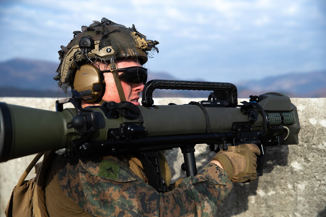 第4海兵連隊第3大隊がロドリゲス実弾射撃訓練場（韓国）でKMEP23.1の小隊攻撃訓練を行っている様子です.