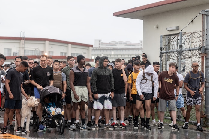 3rd Landing Support Battalion Marines Conduct Motivational Run