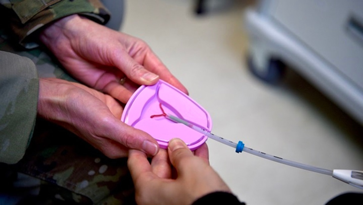 Lt. Col. Paula Neemann, 15th Healthcare Operations Squadron clinical medicine flight commander, demonstrates several birth options, such as an intrauterine device, at the 15th MDG’s contraceptive clinic at Joint Base Pearl Harbor-Hickam, Hawaii, May 6, 2021. The contraceptive clinic opened June 7 to service beneficiaries and provide same-day procedures without a referral. (Photo: U.S. Air Force 2nd Lt. Benjamin Aronson)