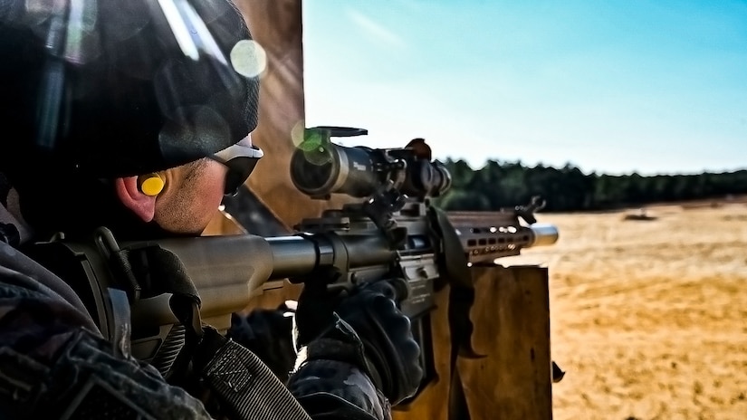 U.S. Army 1-114th Infantry Regiment conducts Light Sniper Training