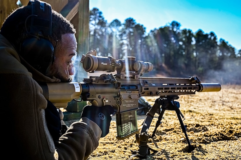 U.S. Army 1-114th Infantry Regiment conducts Light Sniper Training