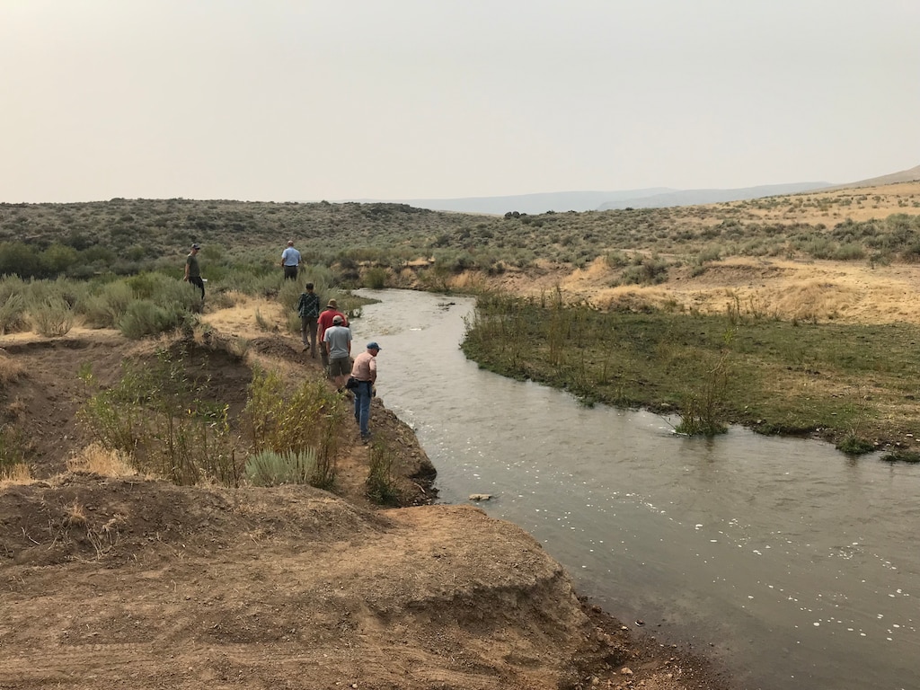 The National Technical Committee for the Ordinary High Water Mark meeting in Boise, Idaho to discuss regional variations in OHWM and difficulties in identifying OHWM throughout the U.S. The NTC-OHWM is an interagency committee that includes ERDC CRREL, USACE Regulators, EPA, and academics. This meeting in Idaho took place in August of 2018. The photograph shows the committee members walking along Long Tom Creek.