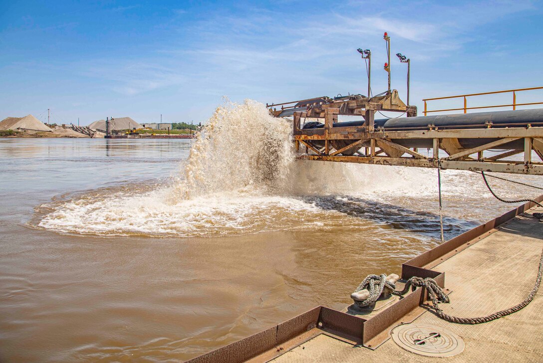 The Hurley begins its 2022 season by dredging a Memphis harbor, May 1, 2022.