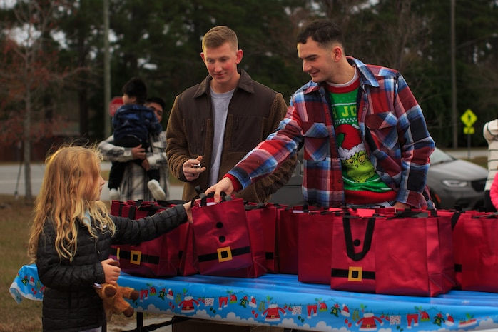 10th annual MCAS New River Tree Lighting Ceremony