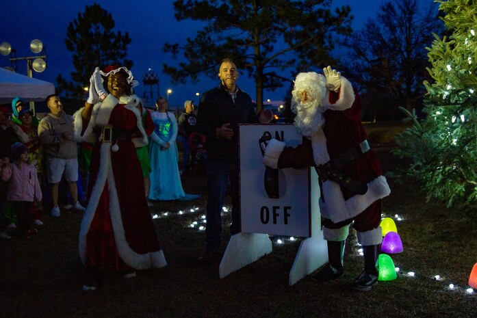 10th annual MCAS New River Tree Lighting Ceremony