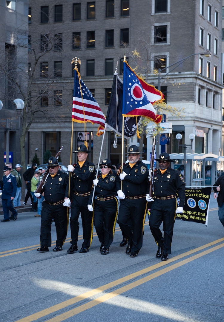 Photos Columbus Veterans Day Parade > Defense Logistics Agency > News
