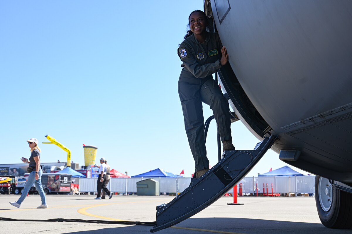 19th AW allfemale aircrew participates in CCA > Little Rock Air Force
