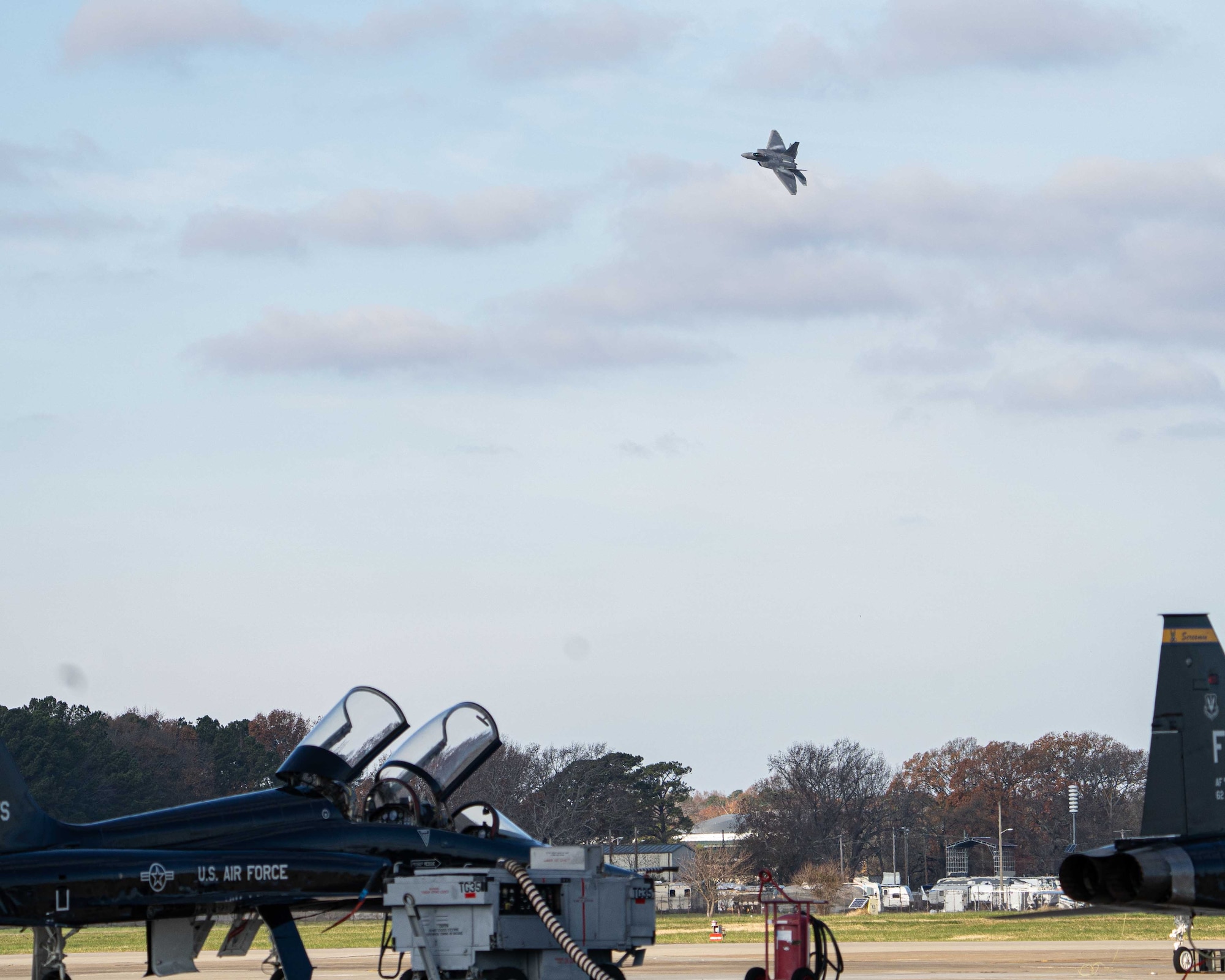 F22 performs aerial manuever