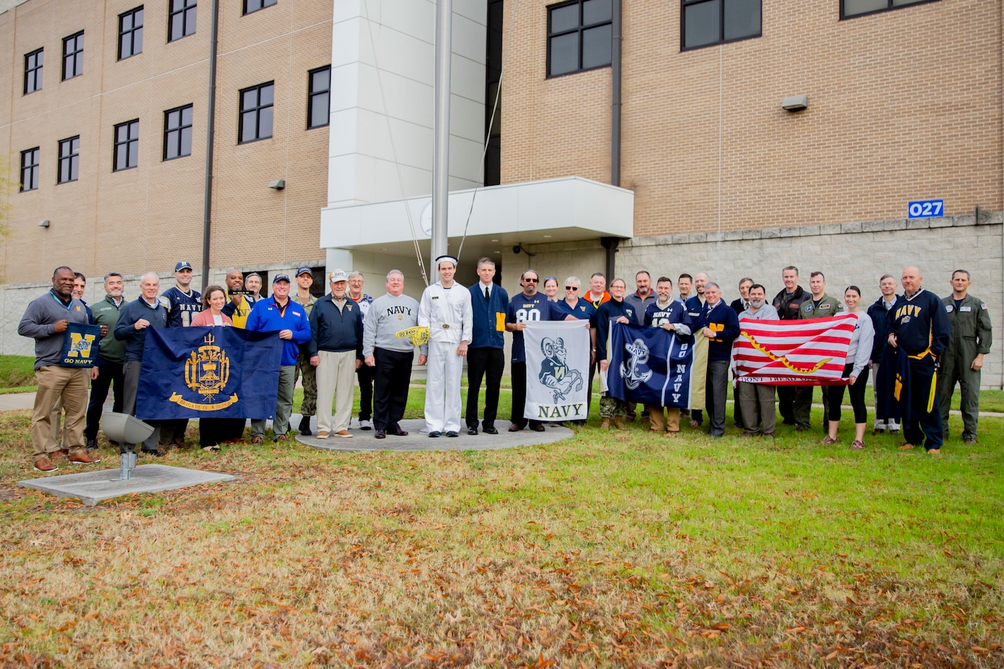 Collaboration Across Six Generations of Naval Academy Grads gt United