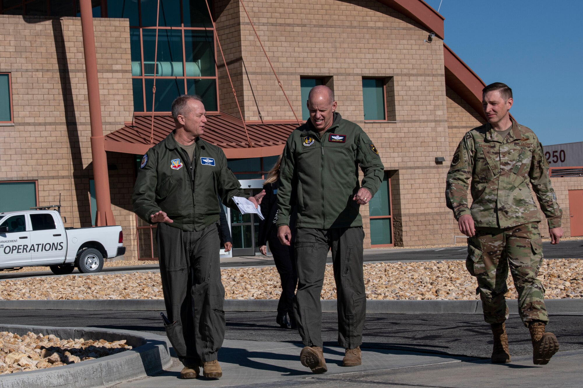 Gen. Mark Kelly visits TES