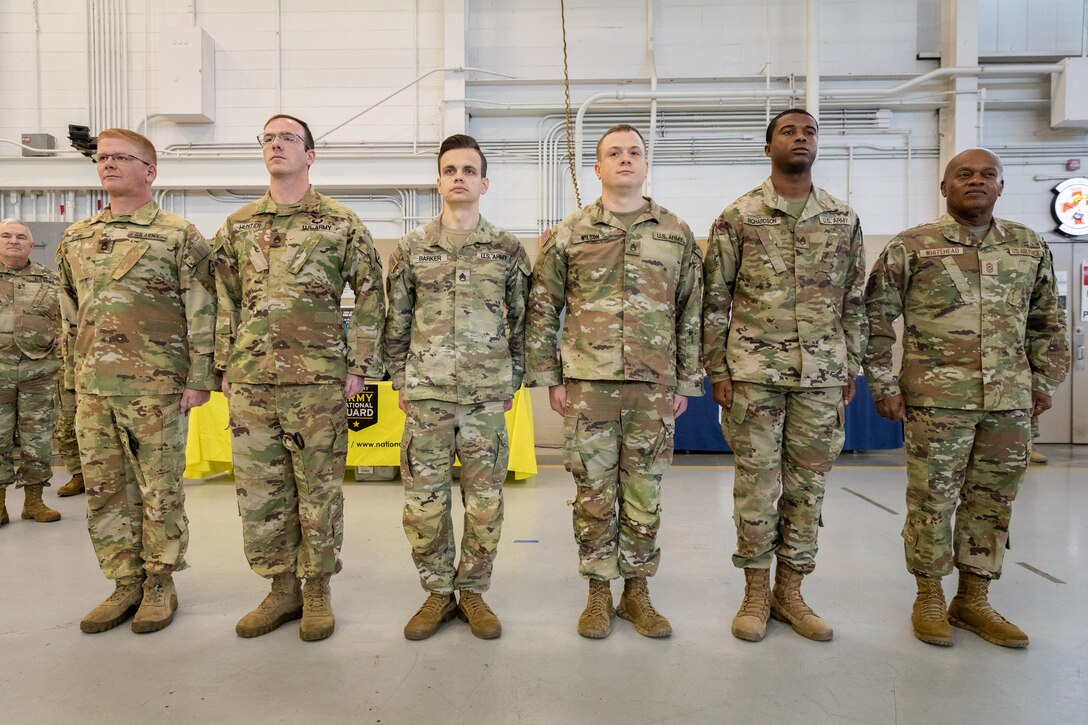 National Guard Senior Enlisted Advisor Tony Whitehead visits Soldiers of the 63rd Theater Aviation Brigade at the Boone National Guard Center in Frankfort, Ky. on Dec. 4, 2022. Whitehead visited Kentucky to recognize Soldiers for their work throughout the year. (U.S. Army photo by Staff Sgt. Andrew Dickson)