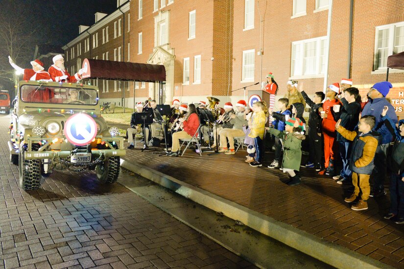 Santa and Mrs. Claus roll into 1st TSC at Fort Knox