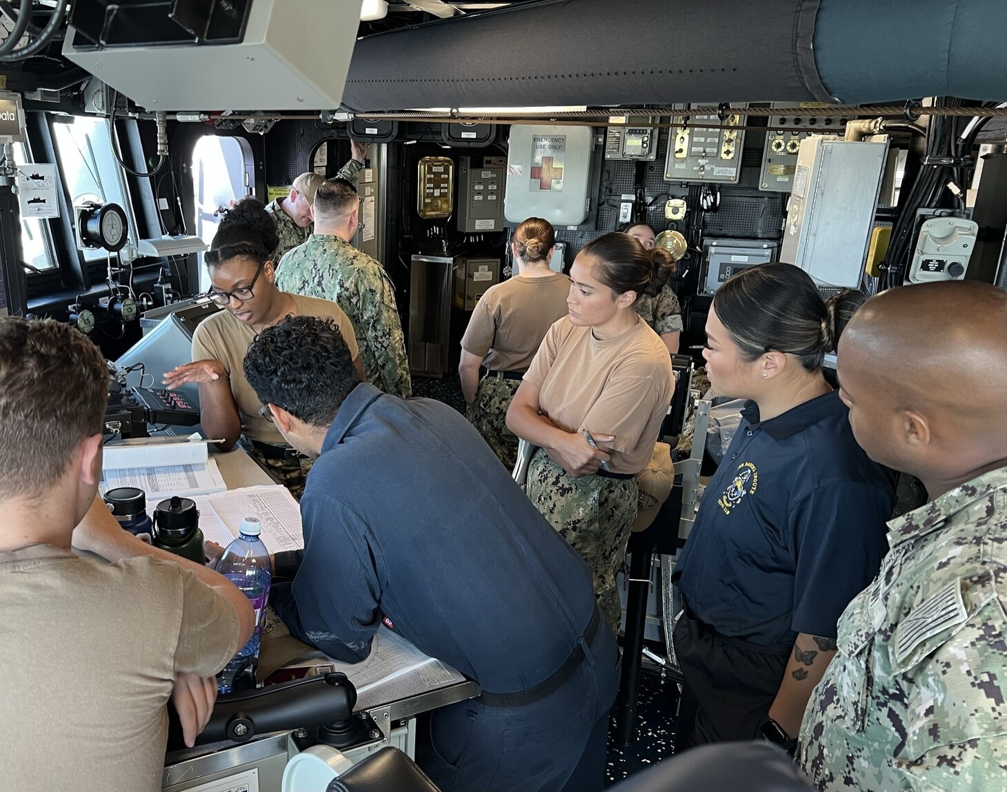 Joint Typhoon Warning Center (JTWC) in Pearl Harbor, Hawaii resumed its long-standing fleet liaison observation training practice. This training allows aerographer’s mates (AG) assigned to JTWC and quartermasters (QM) stationed on naval vessels to work side-by-side to better understand and implement the collection of meteorological
observations while at sea.