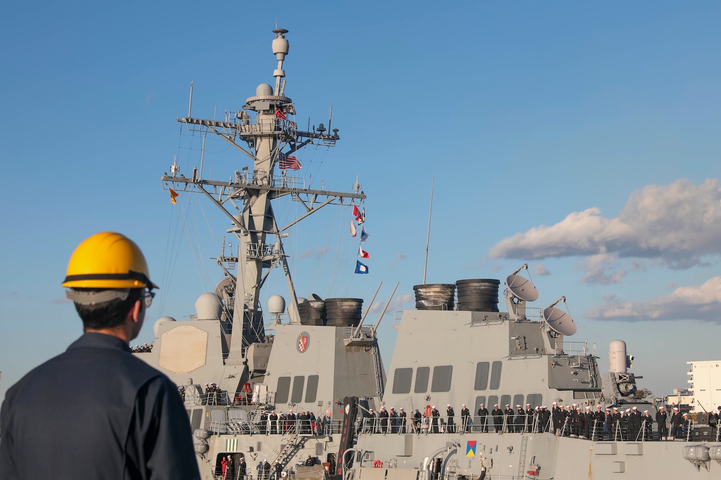 YOKOSUKA, Japan (Dec. 19, 2022) Sailors aboard the Arleigh Burke-class guided-missile destroyer USS Shoup (DDG 86) moor the ship as it arrives at Commander, Fleet Activities Yokosuka (CFAY) as the newest addition to Commander, Task Force (CTF) 71/Destroyer Squadron (DESRON) 15. CTF 71/DESRON 15, is the Navy’s largest forward-deployed DESRON and the U.S. 7th Fleet’s principal surface force. (U.S. Navy photo by Mass Communication Specialist 2nd Class Zachary Grooman)