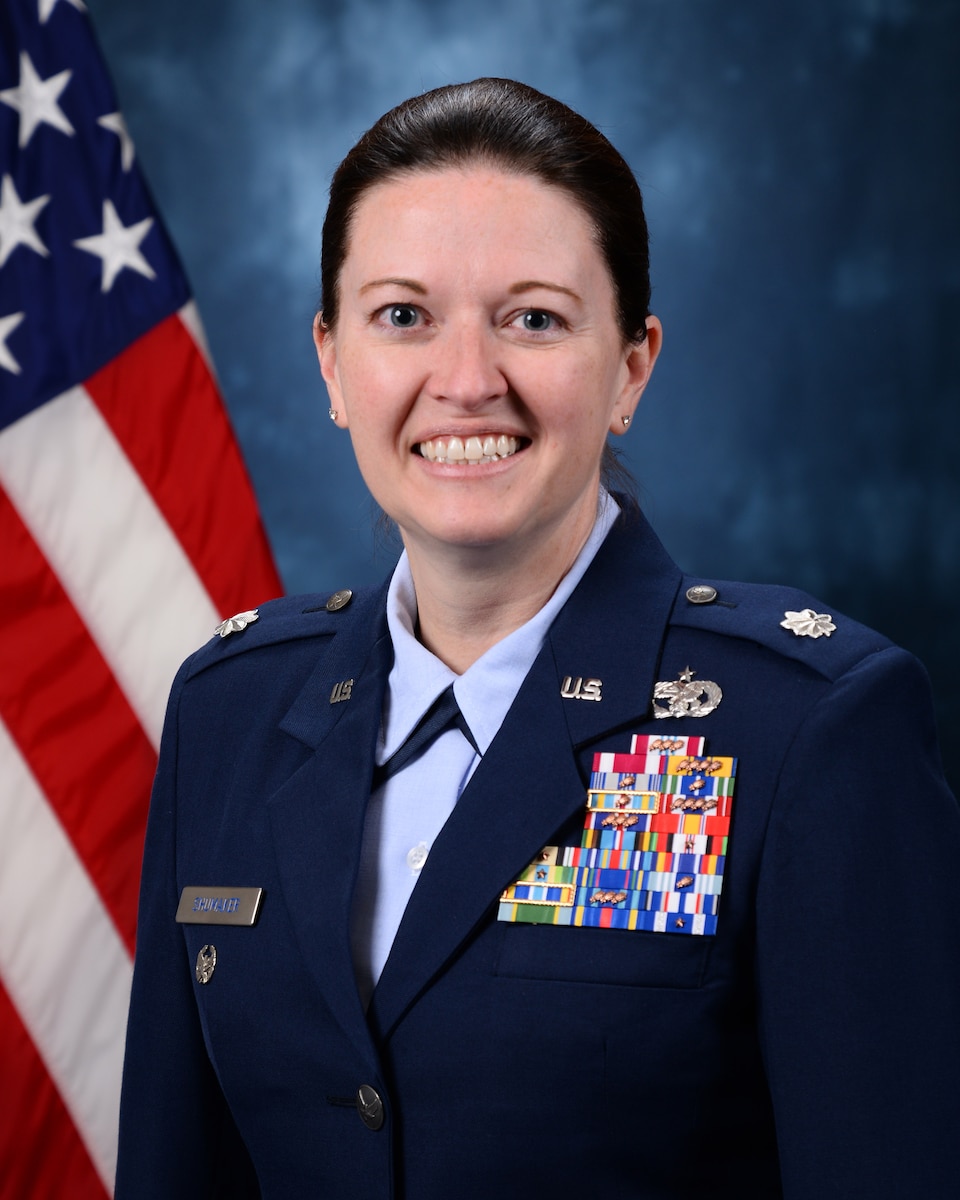 Official photo of Lt Col Amanda Shumaker
