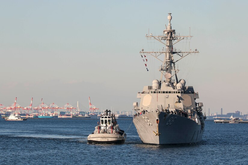 Sailors aboard the Arleigh Burke-class guided-missile destroyer USS Shoup (DDG 86) moor the ship as it arrives at Commander, Fleet Activities Yokosuka (CFAY) as the newest addition to Commander, Task Force (CTF) 71/Destroyer Squadron (DESRON) 15. CTF 71/DESRON 15, is the Navy’s largest forward-deployed DESRON and the U.S. 7th Fleet’s principal surface force.