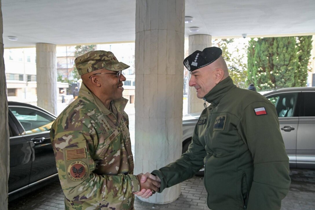 U.S. Air Force Chief of Staff Gen. CQ Brown, Jr. meets with Polish Chief of the General Staff of the Armed Forces Gen. Rajmund Andrzejczak Dec. 19, 2022, in Warsaw, Poland. Brown met with military counterparts during a visit to the region focused on strengthening bilateral defense relationships and further exploring opportunities to enhance interoperability, training and deterrence with NATO Allies and partners. During the same visit to the European Command theater of operations, Brown met with U.S. Airmen serving in Germany, Poland and the United Kingdom. (Polish Armed Forces courtesy photo)