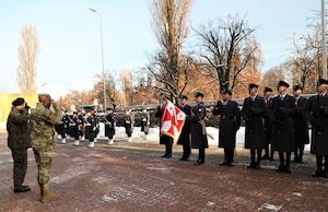 U.S. Air Force Chief of Staff Gen. CQ Brown, Jr. meets with Polish Chief of the General Staff of the Armed Forces Gen. Rajmund Andrzejczak Dec. 19, 2022, in Warsaw, Poland. Brown met with military counterparts during a visit to the region focused on strengthening bilateral defense relationships and further exploring opportunities to enhance interoperability, training and deterrence with NATO Allies and partners. During the same visit to the European Command theater of operations, Brown met with U.S. Airmen serving in Germany, Poland and the United Kingdom. (Polish Armed Forces courtesy photo)