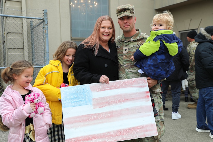 Kentucky Soldiers from the 1st Battalion, 149th Infantry Brigade were greeted by Kentucky National Guard leadership, friends and family at the Bluegrass Airport in Lexington, Ky., as they arrived home from their deployment to Kosovo Nov. 17, 2022.