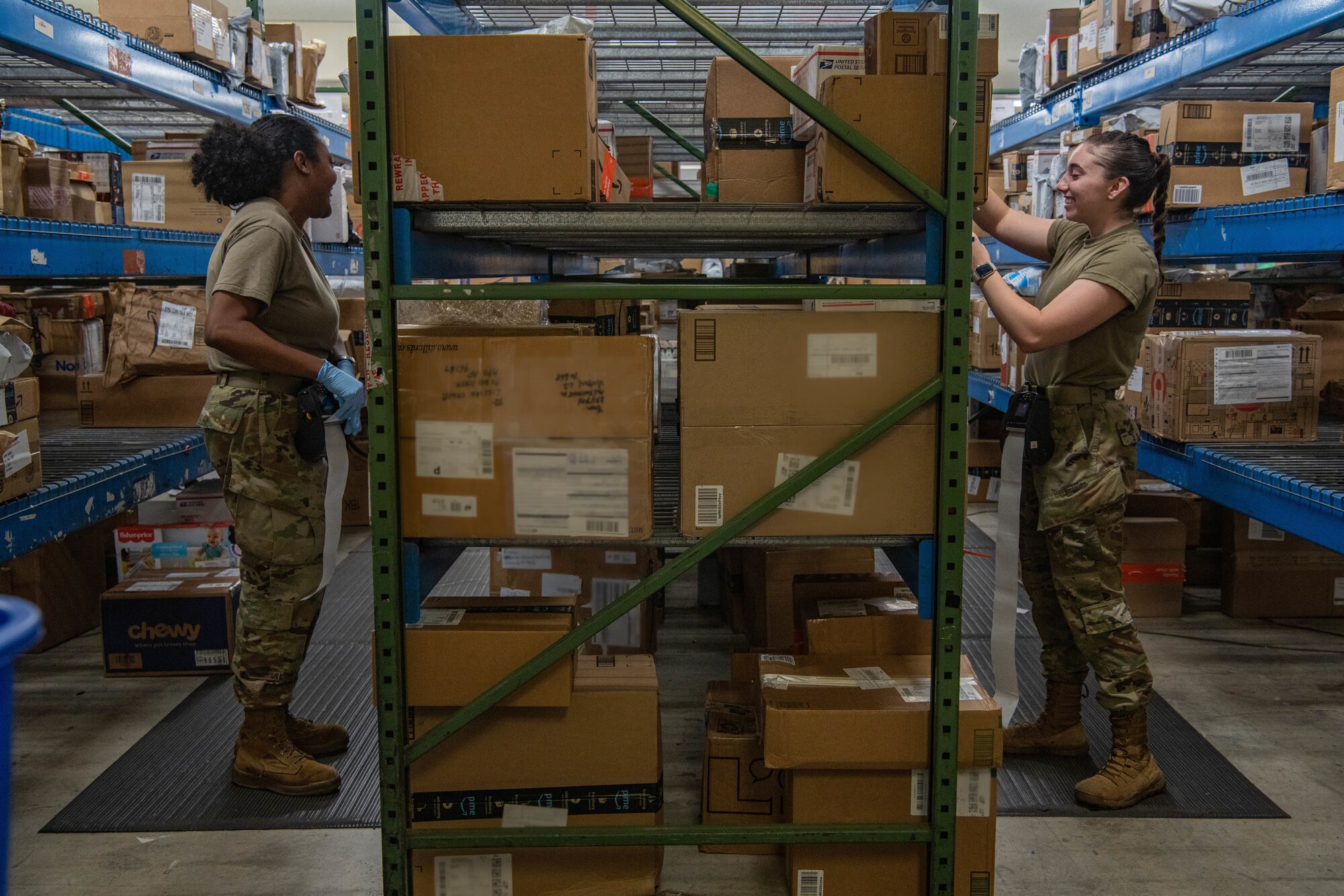 Airmen process mail.