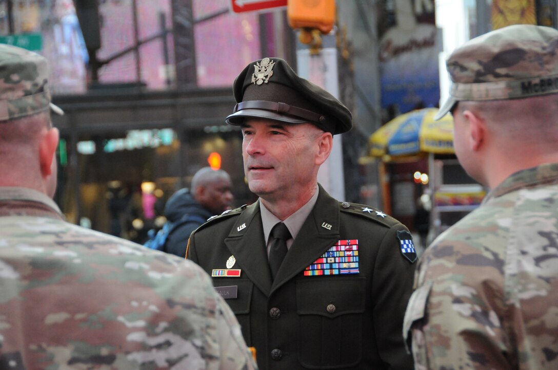 Army Reserve senior leader honors veterans in nation’s first capital