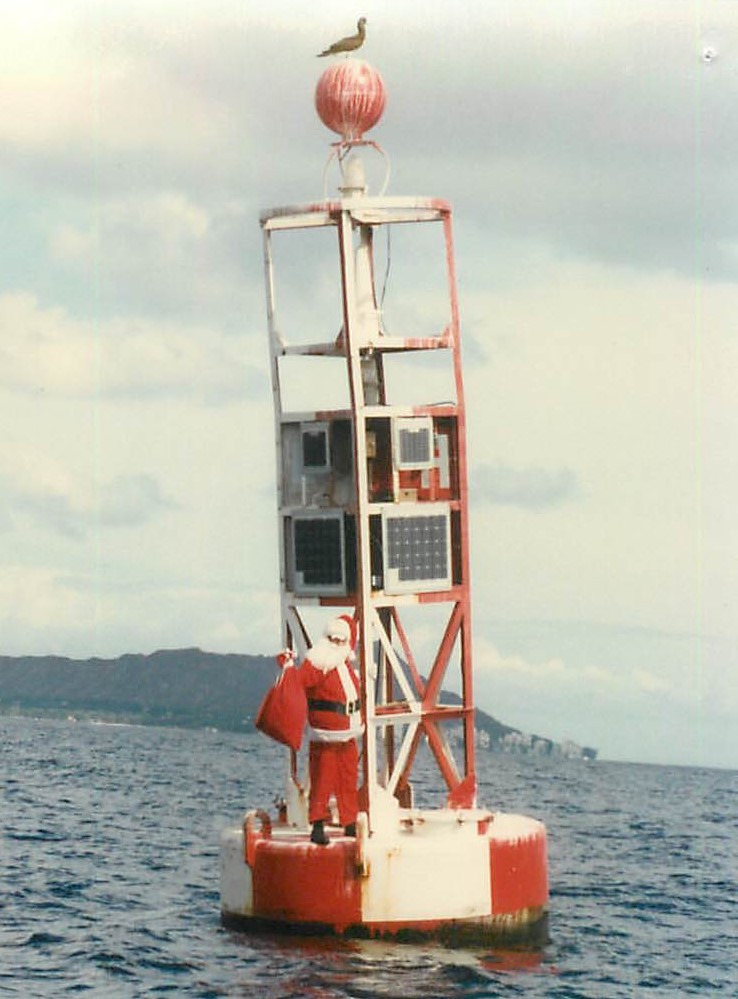 Santa Making the Rounds in Hawaii!