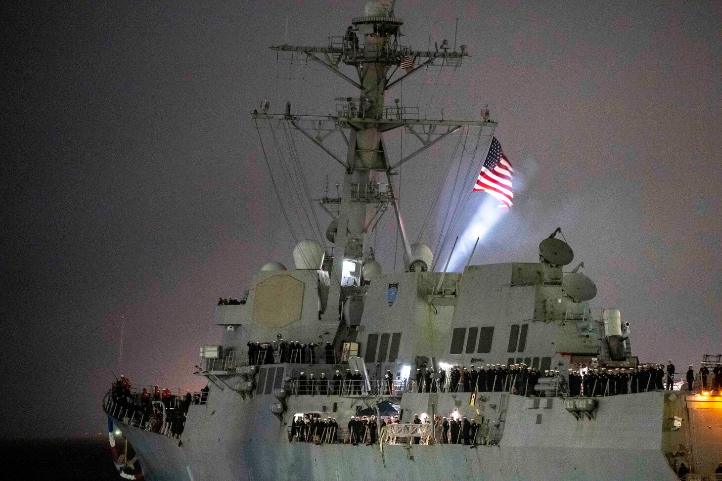 The Arleigh Burke-class guided-missile destroyer USS Forrest Sherman (DDG 98) returns to Naval Station Norfolk, Dec 22.