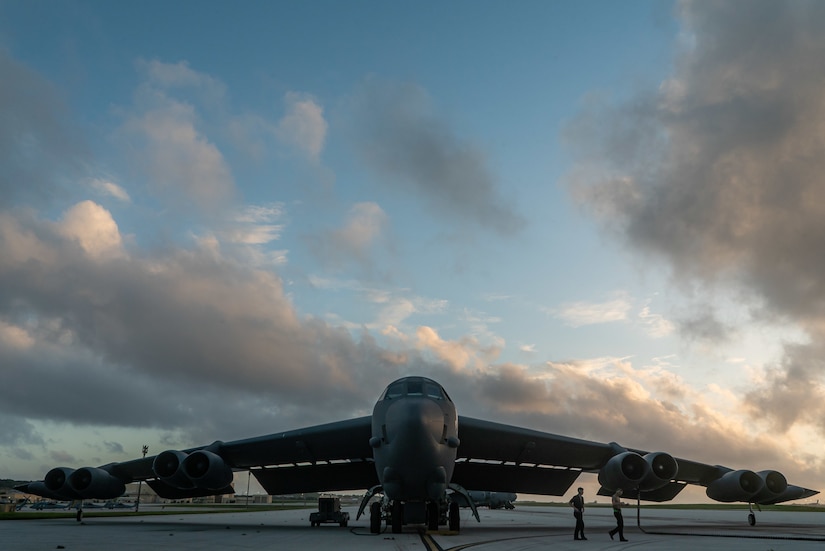 A photo of B-52H.