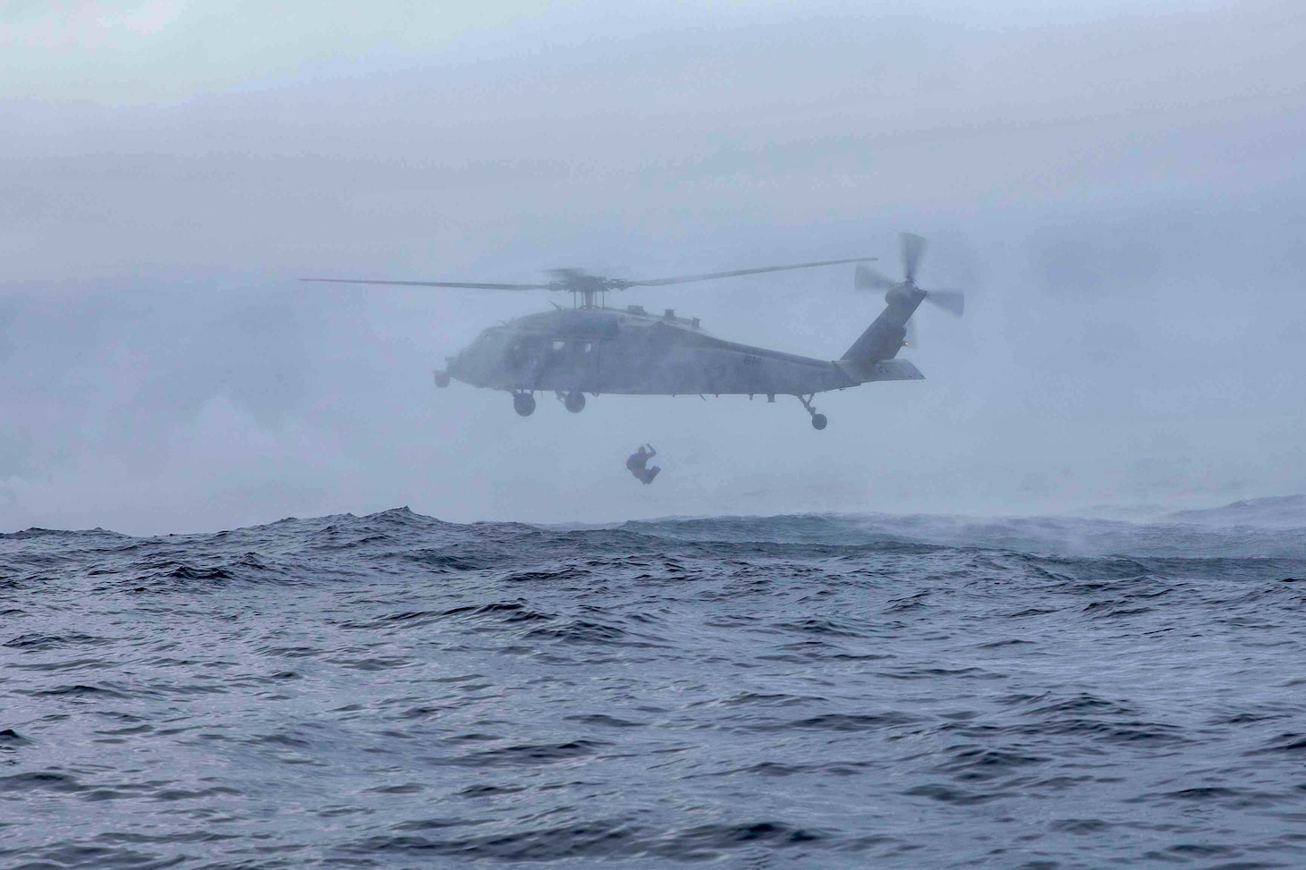 USS Leyte Gulf (CG 55) Participates in Mine Response Exercise > United ...